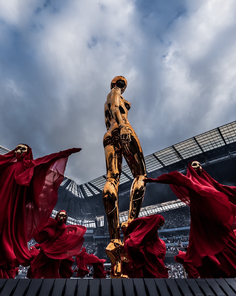 The Weeknd commissioned a record-breaking gold statue for the After Hours til Dawn Tour