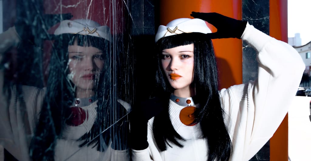Ms* Gloom: The Rising Star of Noir Electropop